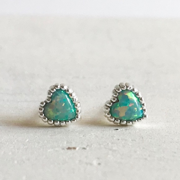 Opal Heart Stud Earrings ( 925 Sterling Silver ) - Picture 5 of 5